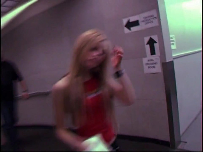 Bonez Tour Documentary [HD] Part2 - Avril Lavigne 4212