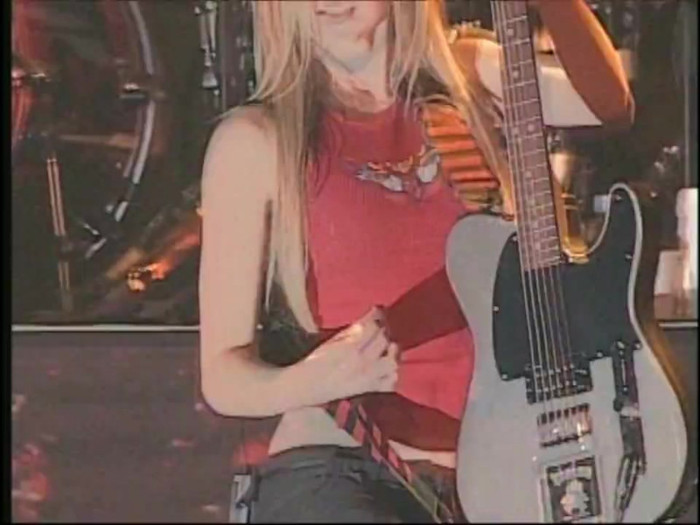 Bonez Tour Documentary [HD] Part2 - Avril Lavigne 3743