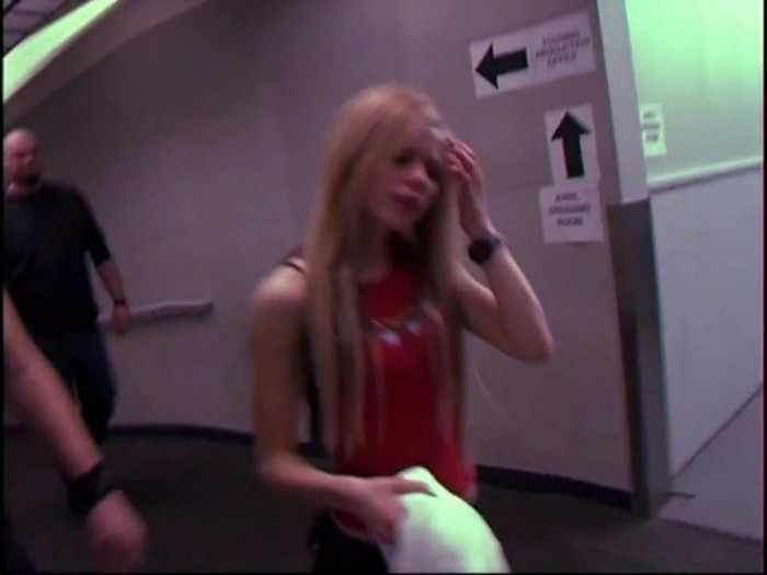 Bonez Tour Documentary [HD] Part2 - Avril Lavigne 4215