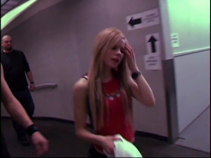 Bonez Tour Documentary [HD] Part2 - Avril Lavigne 4217