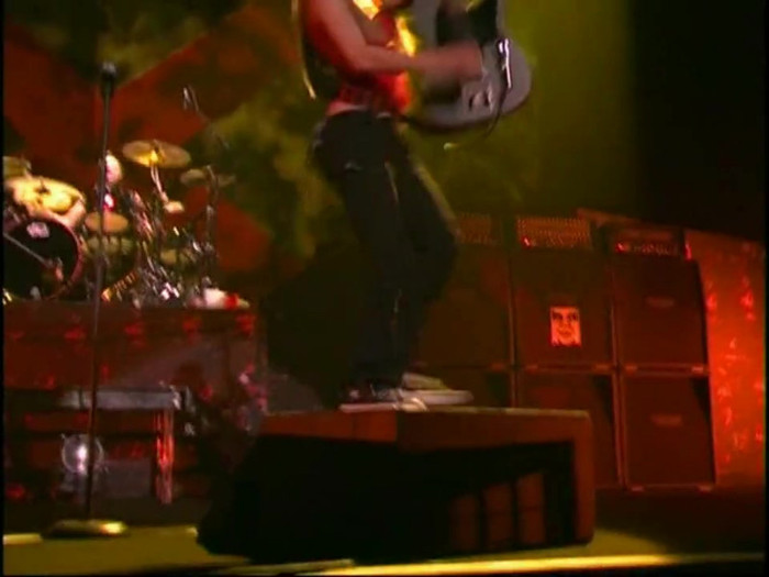 Bonez Tour Documentary [HD] Part2 - Avril Lavigne 3749