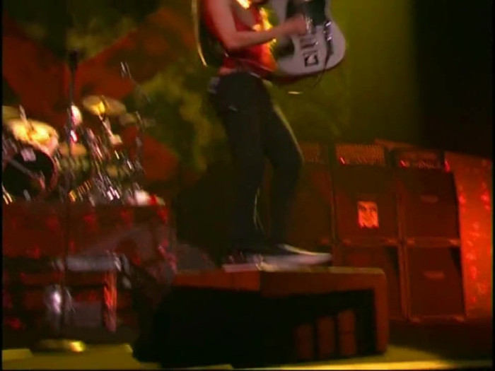 Bonez Tour Documentary [HD] Part2 - Avril Lavigne 3750