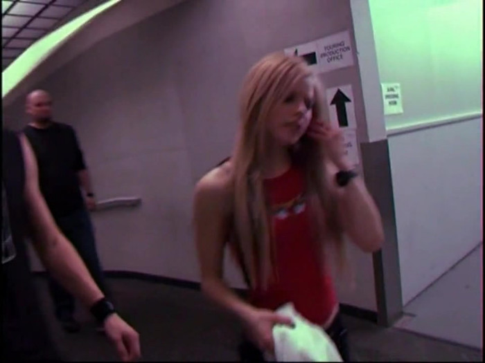Bonez Tour Documentary [HD] Part2 - Avril Lavigne 4221