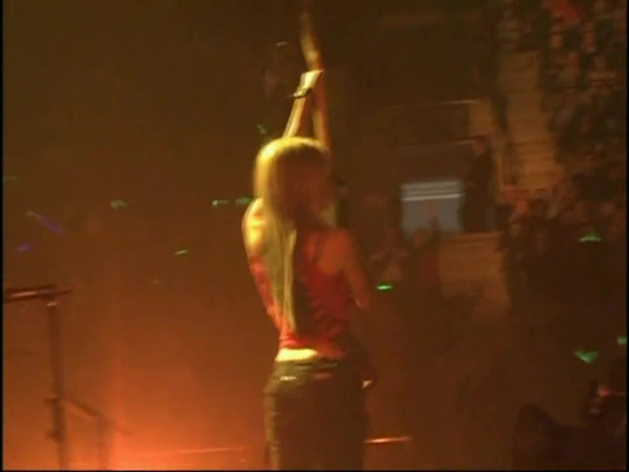 Bonez Tour Documentary [HD] Part2 - Avril Lavigne 3768
