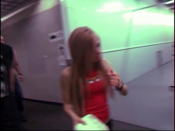 Bonez Tour Documentary [HD] Part2 - Avril Lavigne 4245