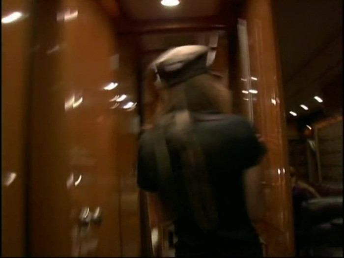 Bonez Tour Documentary [HD] Part2 - Avril Lavigne 4719