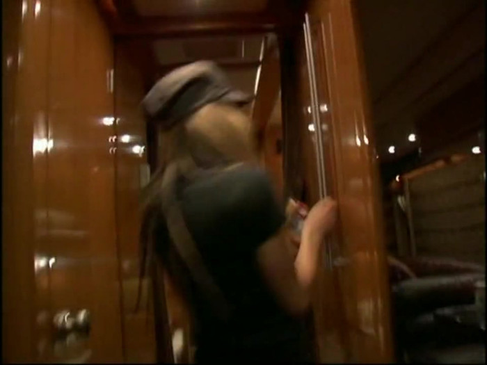 Bonez Tour Documentary [HD] Part2 - Avril Lavigne 4722