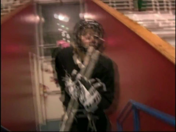 Bonez Tour Documentary [HD] Part2 - Avril Lavigne 5690