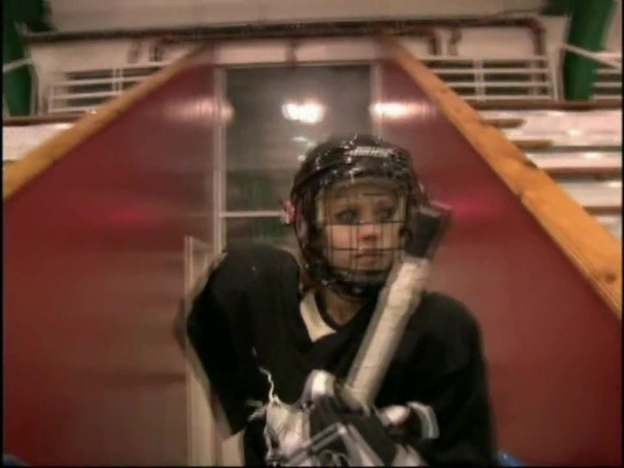 Bonez Tour Documentary [HD] Part2 - Avril Lavigne 5697