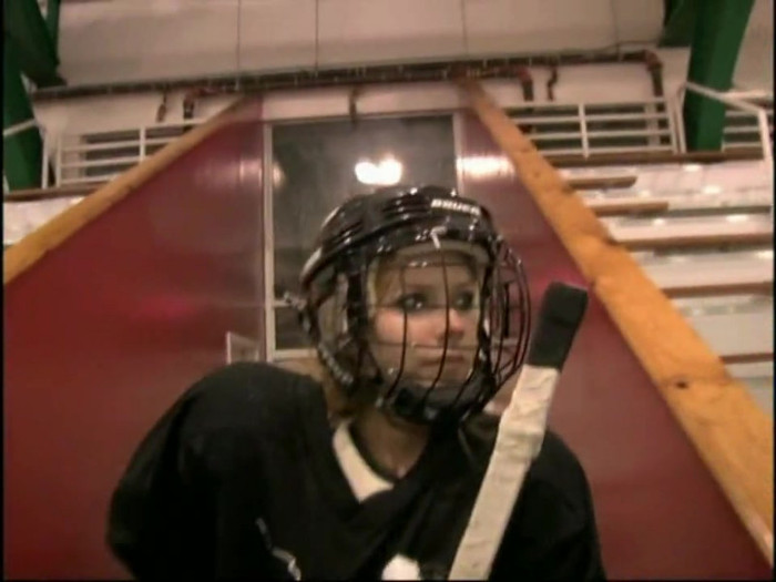 Bonez Tour Documentary [HD] Part2 - Avril Lavigne 5702