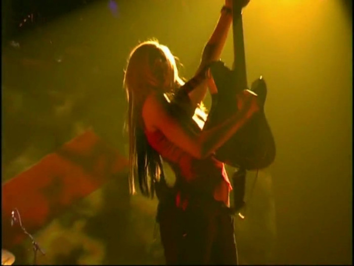Bonez Tour Documentary [HD] Part2 - Avril Lavigne 3795 - Avril - Lavigne - 2008 - Bonez - Tour - Documentary - oo8