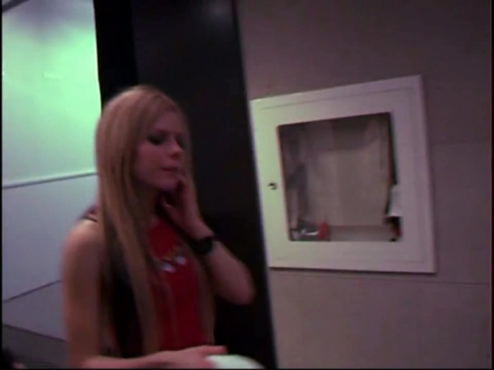 Bonez Tour Documentary [HD] Part2 - Avril Lavigne 4276 - Avril - Lavigne - 2008 - Bonez - Tour - Documentary - oo9