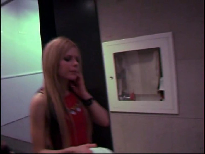 Bonez Tour Documentary [HD] Part2 - Avril Lavigne 4277 - Avril - Lavigne - 2008 - Bonez - Tour - Documentary - oo9