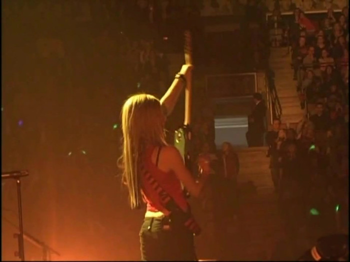 Bonez Tour Documentary [HD] Part2 - Avril Lavigne 3807 - Avril - Lavigne - 2008 - Bonez - Tour - Documentary - oo8