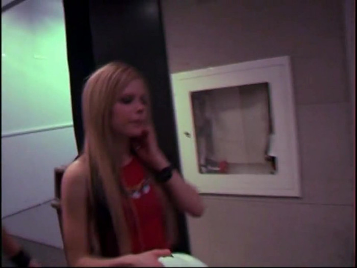 Bonez Tour Documentary [HD] Part2 - Avril Lavigne 4279 - Avril - Lavigne - 2008 - Bonez - Tour - Documentary - oo9