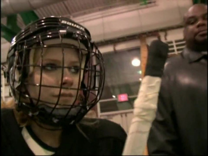 Bonez Tour Documentary [HD] Part2 - Avril Lavigne 5716