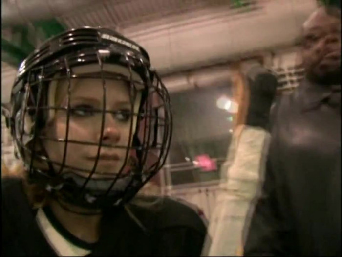 Bonez Tour Documentary [HD] Part2 - Avril Lavigne 5717