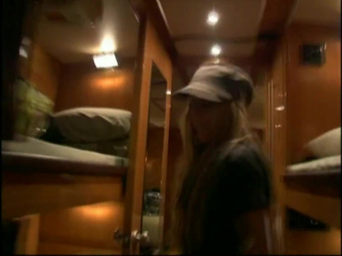 Bonez Tour Documentary [HD] Part2 - Avril Lavigne 4755