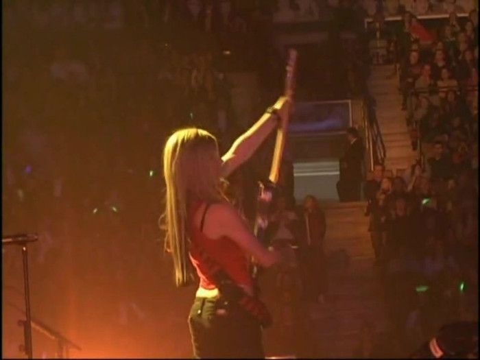 Bonez Tour Documentary [HD] Part2 - Avril Lavigne 3811 - Avril - Lavigne - 2008 - Bonez - Tour - Documentary - oo8