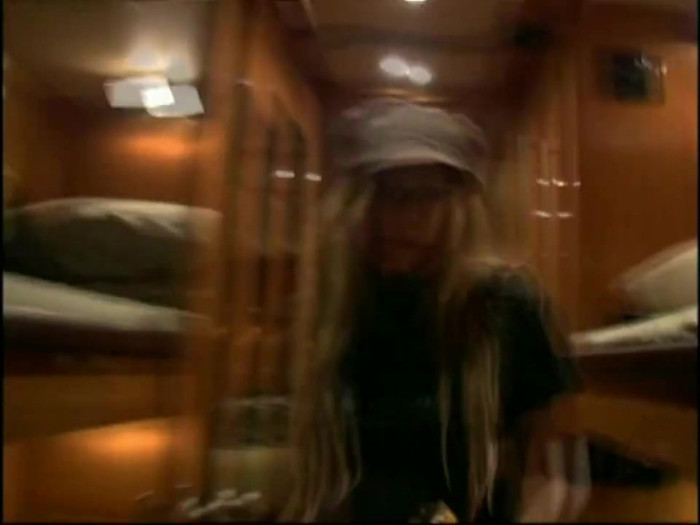 Bonez Tour Documentary [HD] Part2 - Avril Lavigne 4756