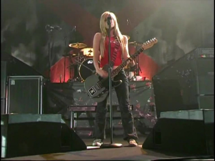 Bonez Tour Documentary [HD] Part2 - Avril Lavigne 3329