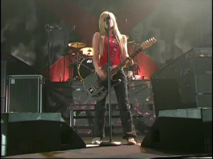 Bonez Tour Documentary [HD] Part2 - Avril Lavigne 3330
