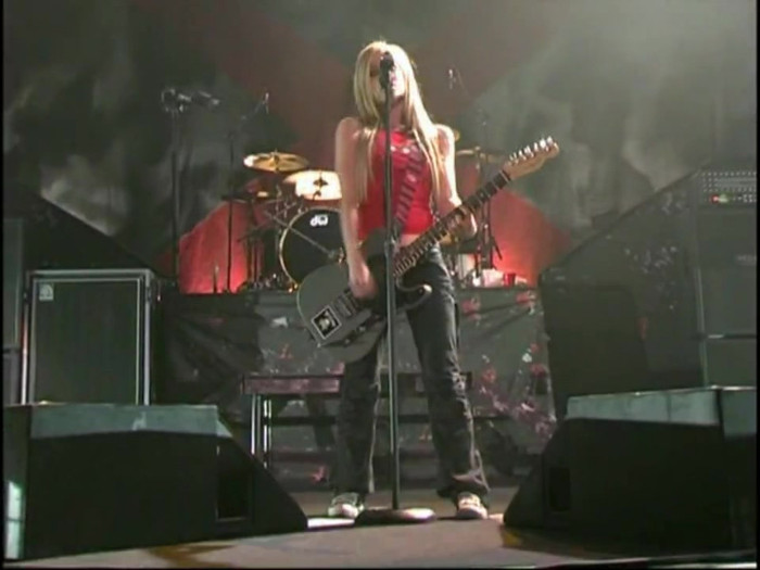 Bonez Tour Documentary [HD] Part2 - Avril Lavigne 3331