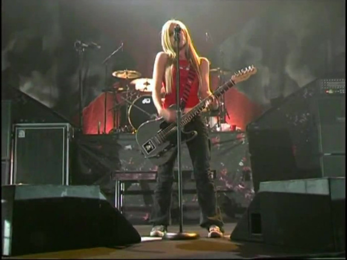 Bonez Tour Documentary [HD] Part2 - Avril Lavigne 3335 - Avril - Lavigne - 2008 - Bonez - Tour - Documentary - oo7