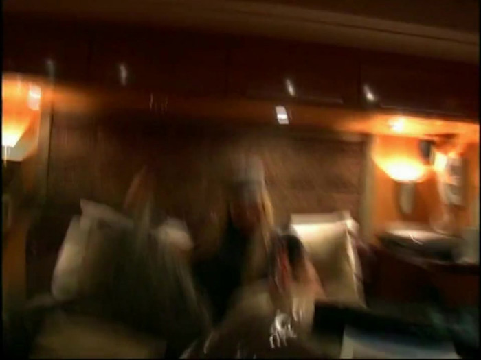 Bonez Tour Documentary [HD] Part2 - Avril Lavigne 4767