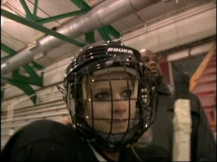 Bonez Tour Documentary [HD] Part2 - Avril Lavigne 5730