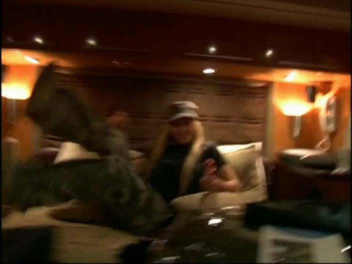 Bonez Tour Documentary [HD] Part2 - Avril Lavigne 4769