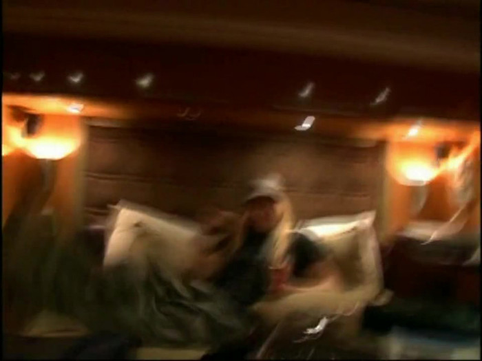 Bonez Tour Documentary [HD] Part2 - Avril Lavigne 4775