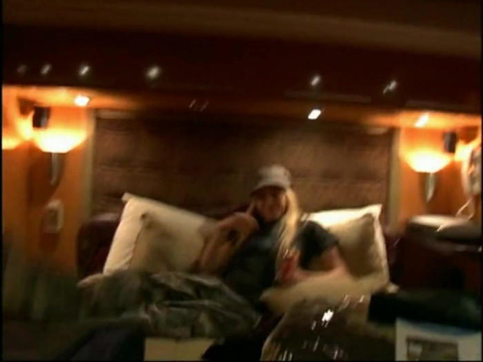 Bonez Tour Documentary [HD] Part2 - Avril Lavigne 4776