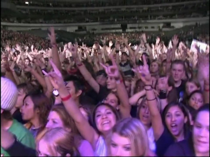 Bonez Tour Documentary [HD] Part2 - Avril Lavigne 3845 - Avril - Lavigne - 2008 - Bonez - Tour - Documentary - oo8