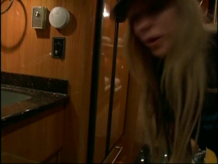 Bonez Tour Documentary [HD] Part2 - Avril Lavigne 4800