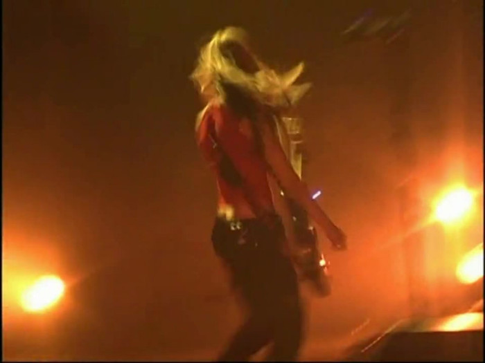 Bonez Tour Documentary [HD] Part2 - Avril Lavigne 3861 - Avril - Lavigne - 2008 - Bonez - Tour - Documentary - oo8