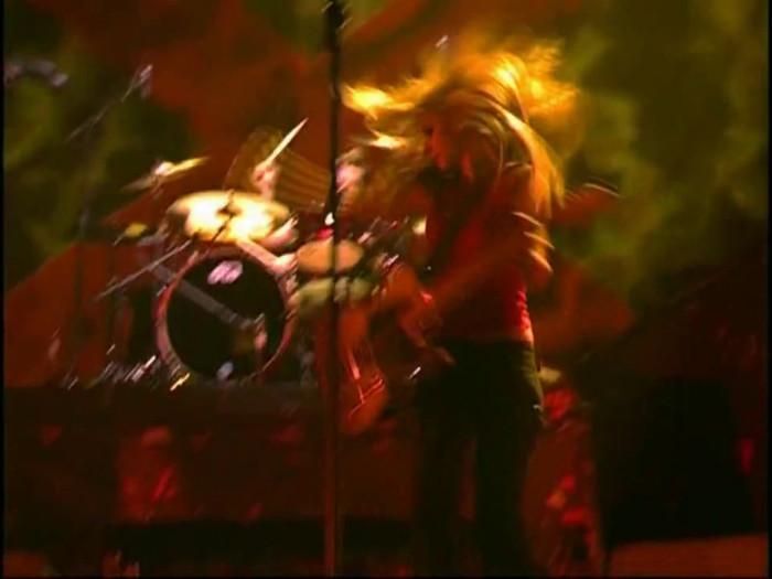 Bonez Tour Documentary [HD] Part2 - Avril Lavigne 3868 - Avril - Lavigne - 2008 - Bonez - Tour - Documentary - oo8
