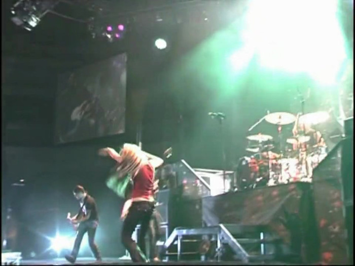 Bonez Tour Documentary [HD] Part2 - Avril Lavigne 3391