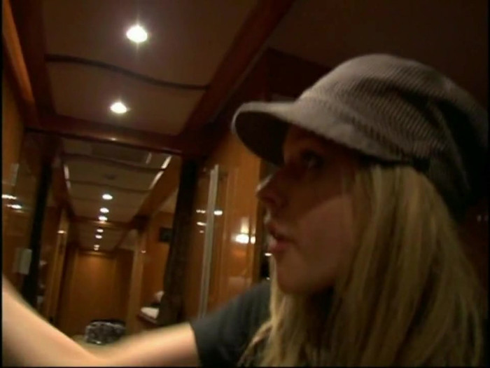 Bonez Tour Documentary [HD] Part2 - Avril Lavigne 4822