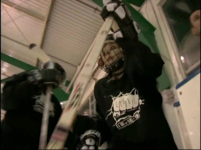 Bonez Tour Documentary [HD] Part2 - Avril Lavigne 5790