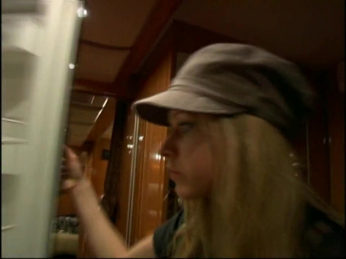 Bonez Tour Documentary [HD] Part2 - Avril Lavigne 4830