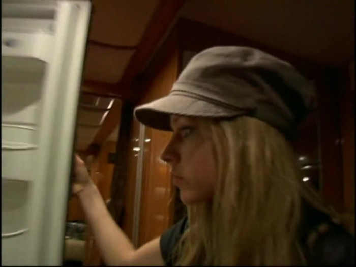 Bonez Tour Documentary [HD] Part2 - Avril Lavigne 4831