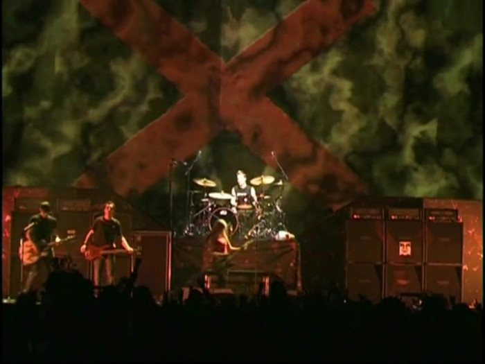 Bonez Tour Documentary [HD] Part2 - Avril Lavigne 3891