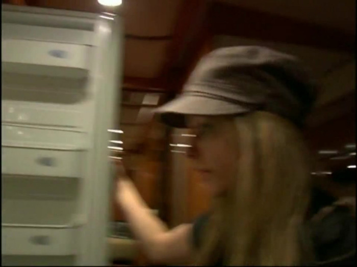 Bonez Tour Documentary [HD] Part2 - Avril Lavigne 4836 - Avril - Lavigne - 2008 - Bonez - Tour - Documentary - o1o