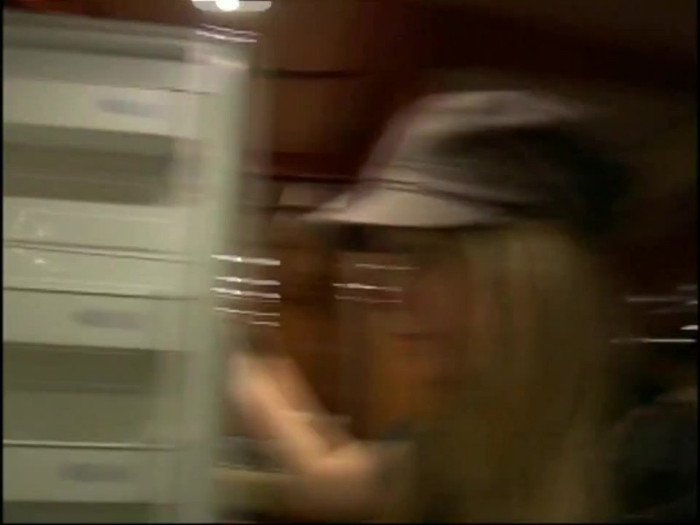 Bonez Tour Documentary [HD] Part2 - Avril Lavigne 4837