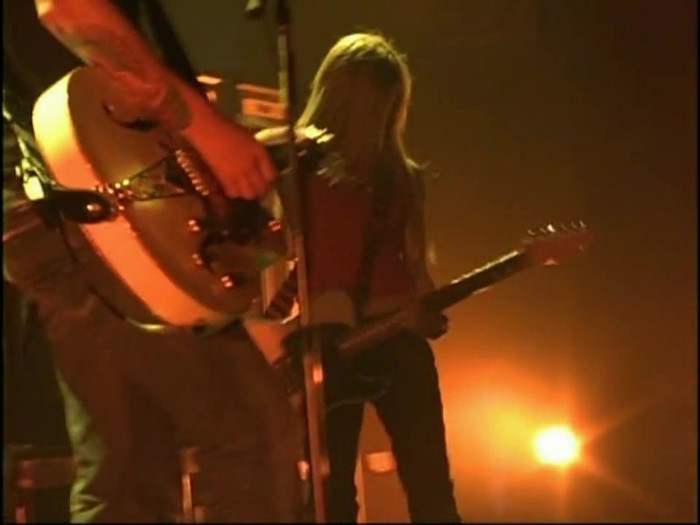 Bonez Tour Documentary [HD] Part2 - Avril Lavigne 3901