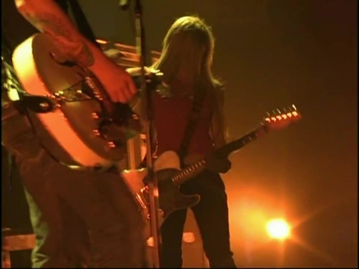 Bonez Tour Documentary [HD] Part2 - Avril Lavigne 3902