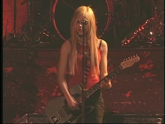 Bonez Tour Documentary [HD] Part2 - Avril Lavigne 3421
