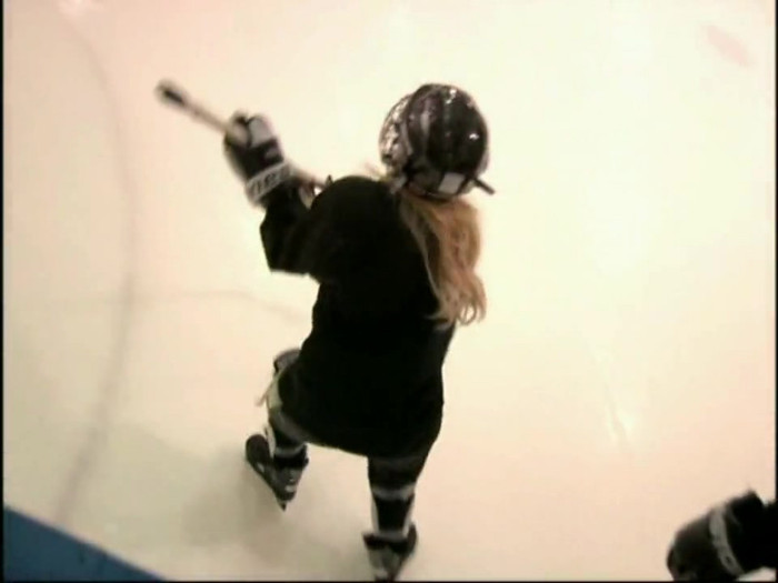 Bonez Tour Documentary [HD] Part2 - Avril Lavigne 5809