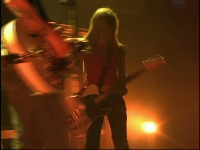 Bonez Tour Documentary [HD] Part2 - Avril Lavigne 3904 - Avril - Lavigne - 2008 - Bonez - Tour - Documentary - oo8